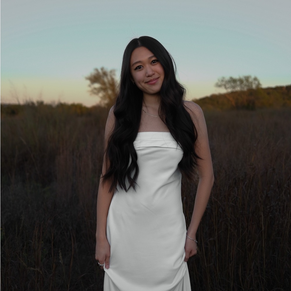 Elegant White Strapless Dress - Picture 1 of 2